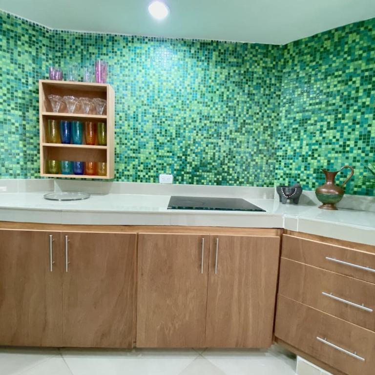 Beachside Penthouse with Pool & Balcony - Apartamento de 3 dormitorios - 14