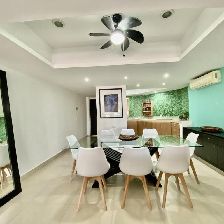 Beachside Penthouse with Pool & Balcony - Apartamento de 3 dormitorios - 17