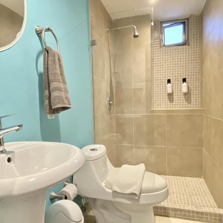 Beachside Penthouse with Pool & Balcony - Apartamento de 3 dormitorios - 24