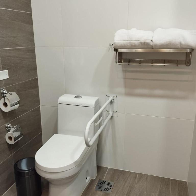 Tryp by Wyndham Asuncion - Habitación Doble adaptada para personas con movilidad reducida - 2 camas dobles - No fumadores - 4