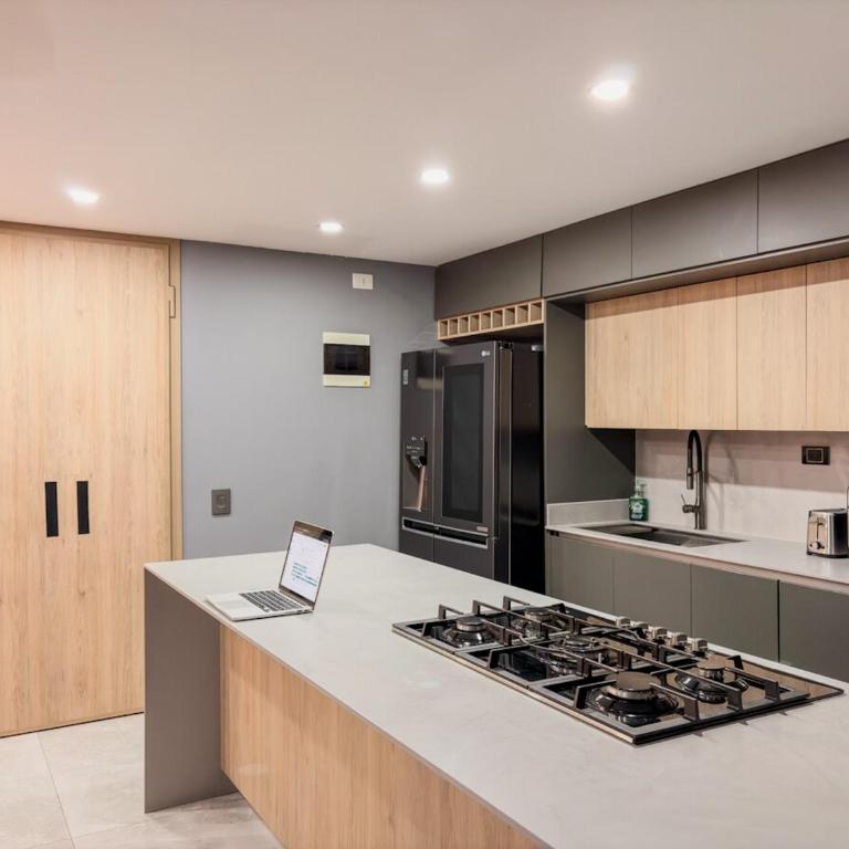 3br apt AC with pool gym sauna, Bbq 10 min Poblado - Apartamento de 3 dormitorios - 25