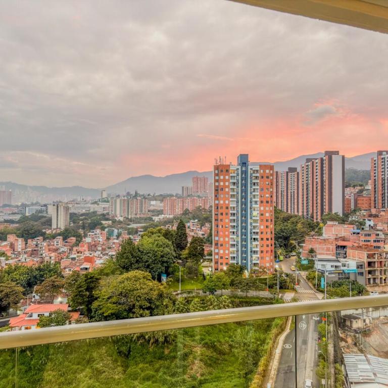 3br apt AC with pool gym sauna, Bbq 10 min Poblado - Apartamento de 3 dormitorios - 41