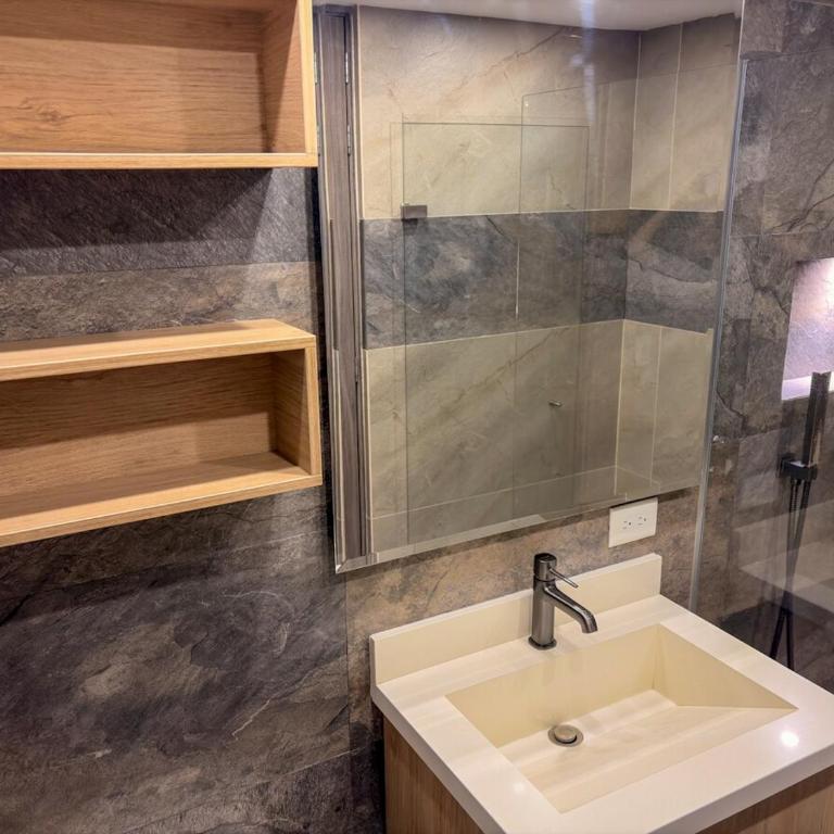 3br apt AC with pool gym sauna, Bbq 10 min Poblado - Apartamento de 3 dormitorios - 46