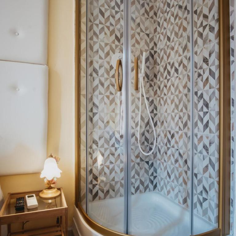P- suite Fontana - Appartamento con 2 Camere da Letto - 5
