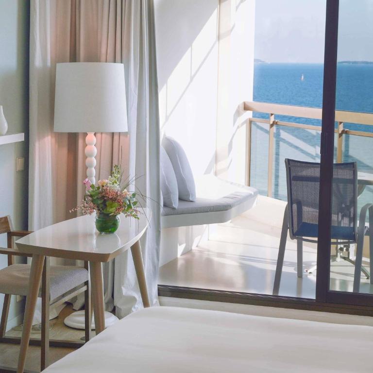Pullman Cannes Mandelieu - Chambre de Luxe avec Terrasse - Vue sur Mer - 5