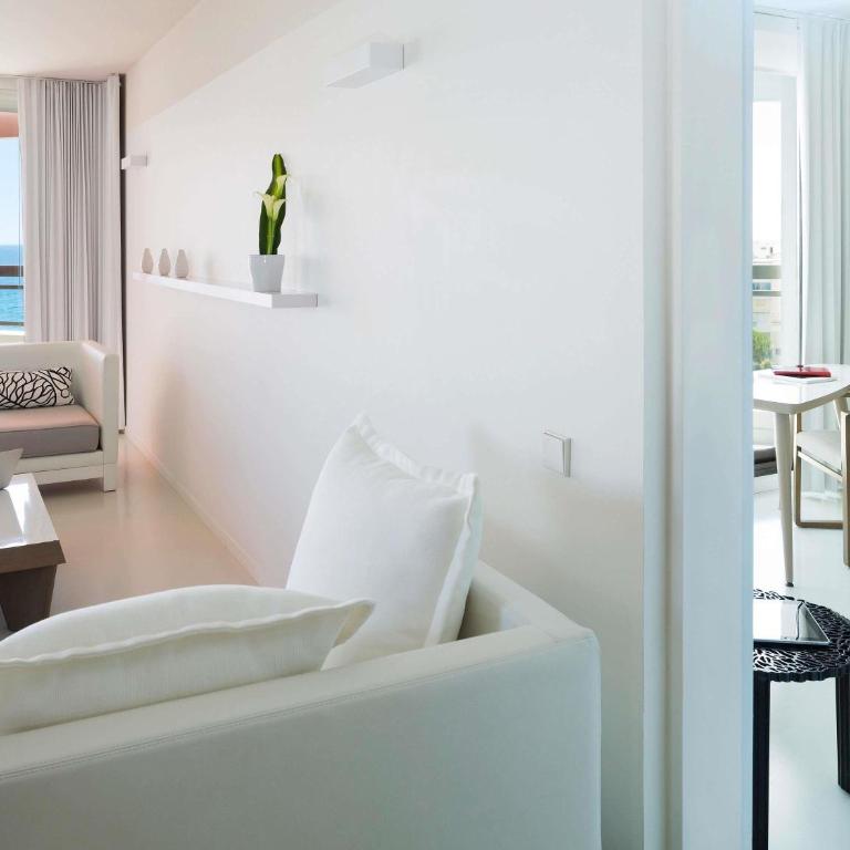 Pullman Cannes Mandelieu - Suite Supérieure avec 1 Lit King-Size et Terrasses - Vue Panoramique sur Mer et Baie de Cannes - 9