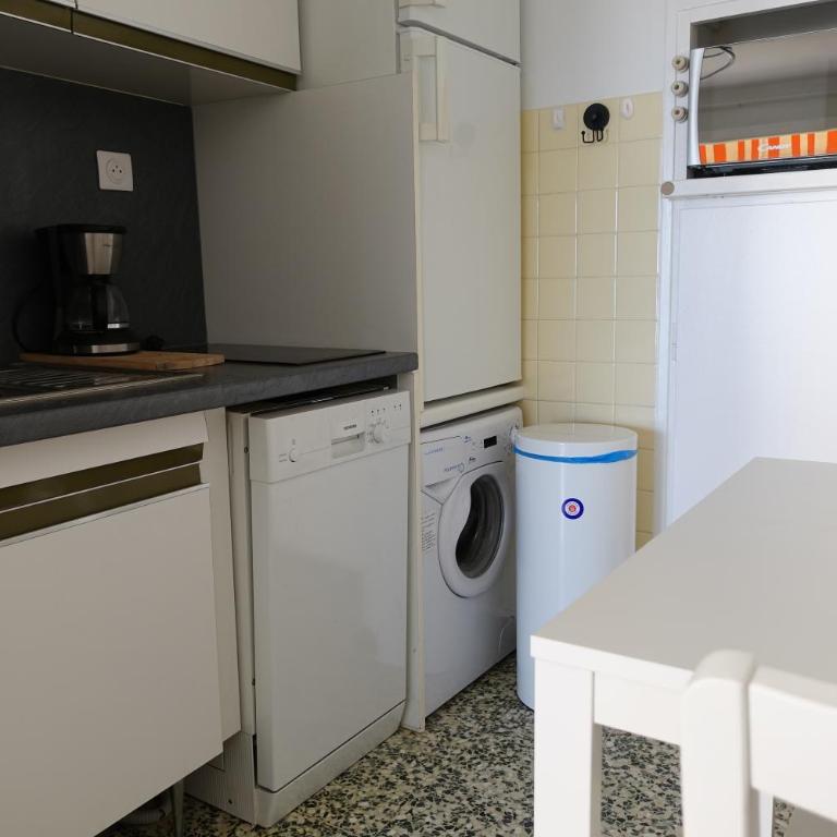 STUDIO LE LAVANDOU 150M Plage - Appartamento con 1 Camera da Letto - 13