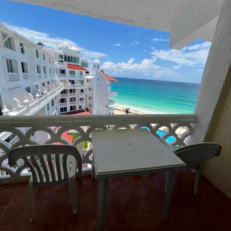 “Magic Sunrise at Cancun” - Estudio con balcón - 1