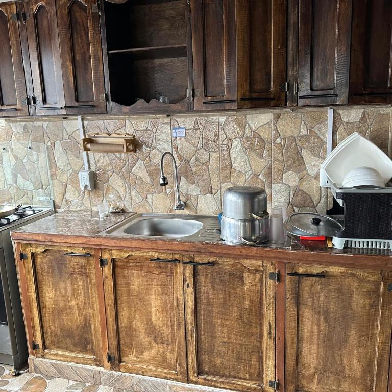 Bonito departamento céntrico con cocina y parqueadero - Apartamento de 3 dormitorios - 5