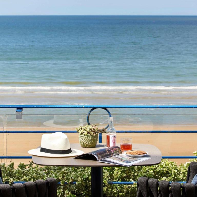 Le Grand Hotel de Cabourg - MGallery Collection - Chambre Double Deluxe avec Terrasse - Vue sur Mer - 7