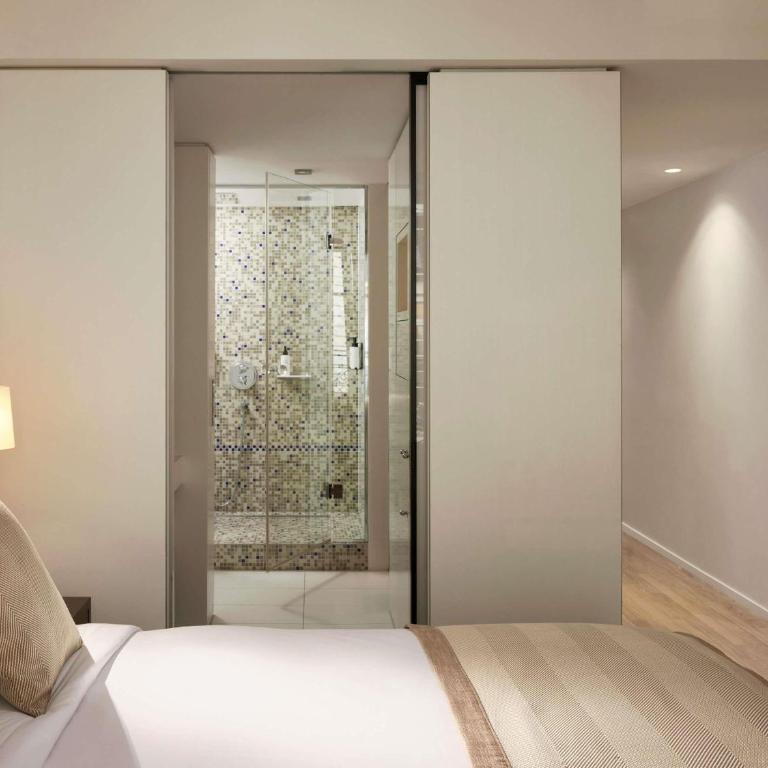 Sofitel Paris Arc De Triomphe - Chambre Supérieure Lit Queen-Size - 1