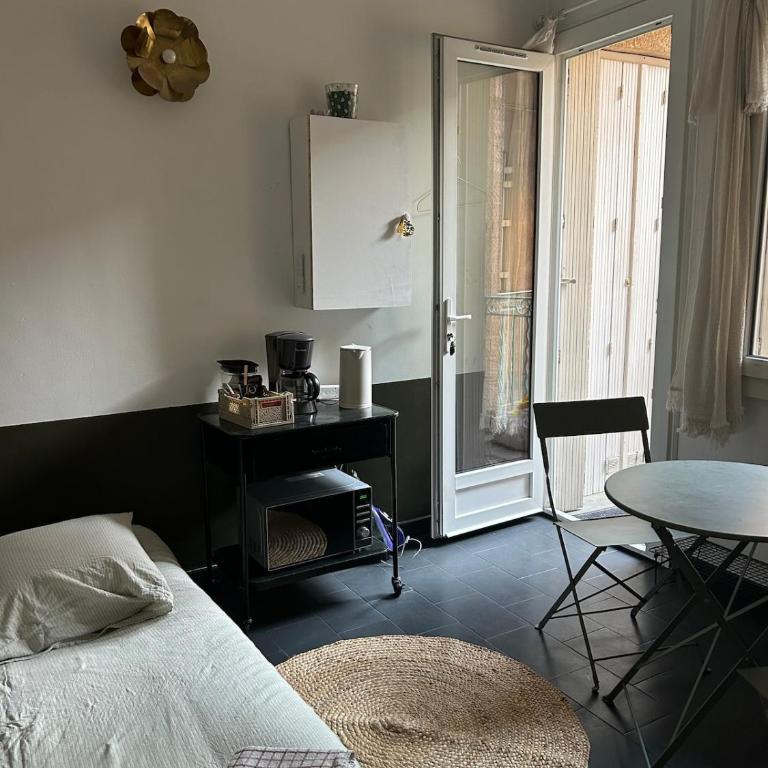 Charmant studio dans le centre historique - Apartment mit 1 Schlafzimmer - 2