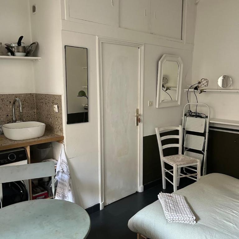 Charmant studio dans le centre historique - Apartment mit 1 Schlafzimmer - 8