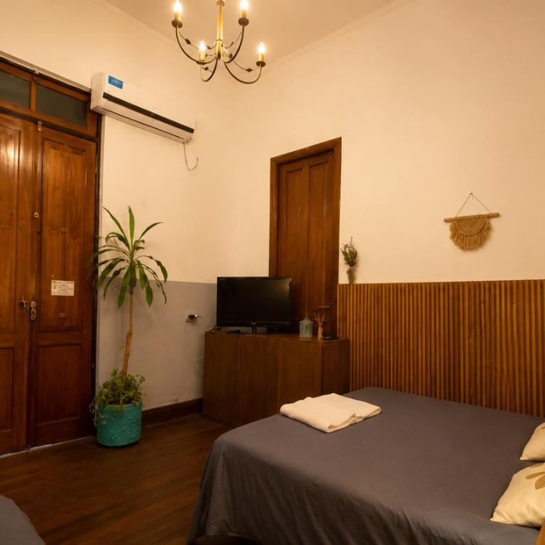 A la Gurda Hostel - Barrio Norte - Habitación Triple con baño privado externo - 3