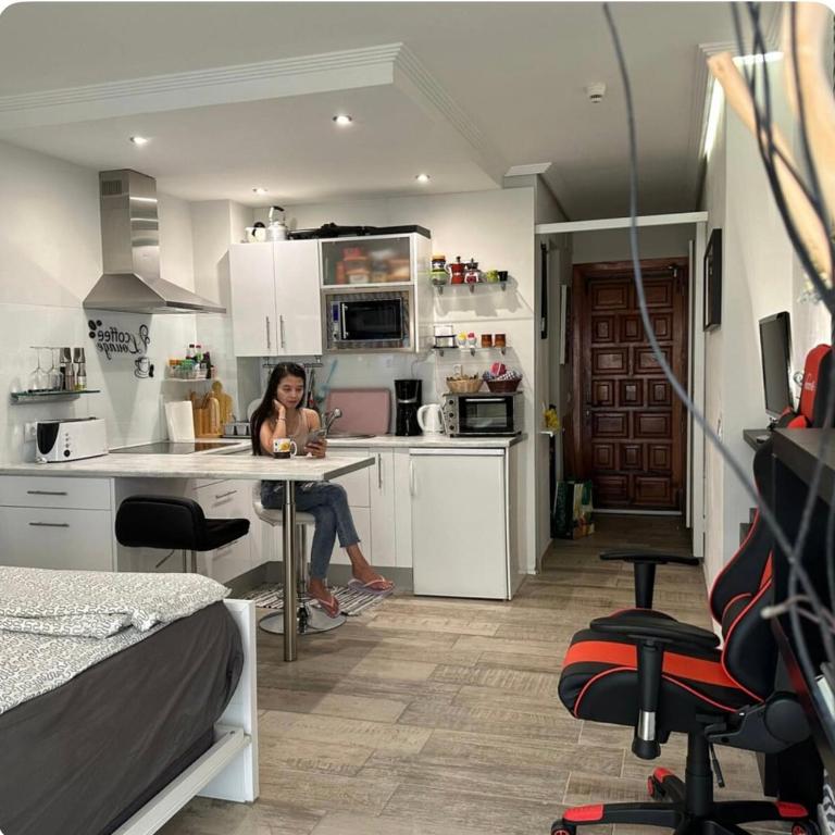 Central with Panorama View, Pool & Home Office - Apartamento de 1 dormitorio - 10
