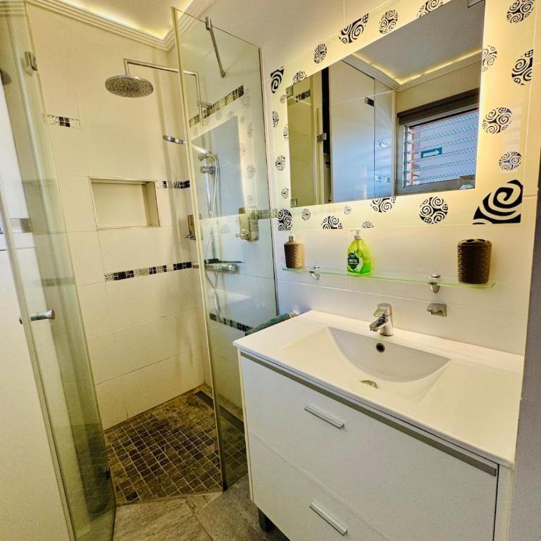 Central with Panorama View, Pool & Home Office - Apartamento de 1 dormitorio - 22