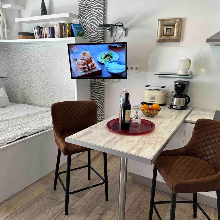 Central with Panorama View, Pool & Home Office - Apartamento de 1 dormitorio - 31