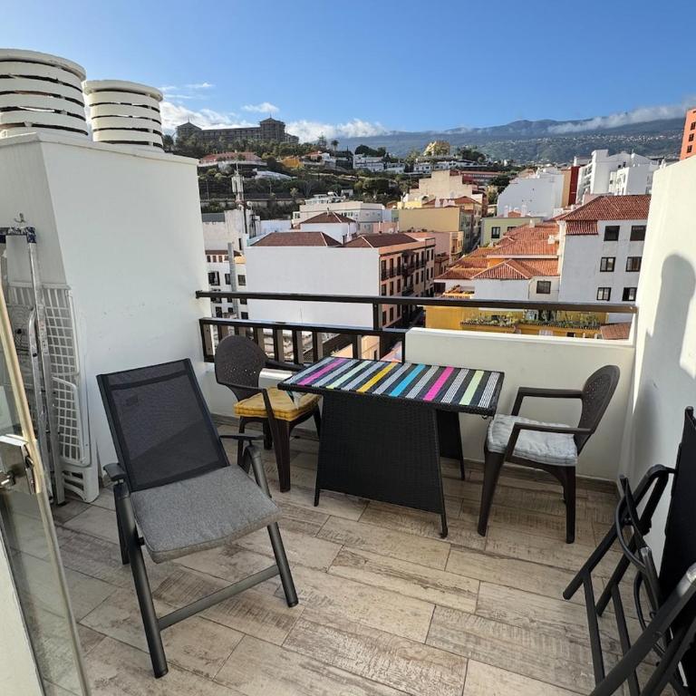 Central with Panorama View, Pool & Home Office - Apartamento de 1 dormitorio - 32