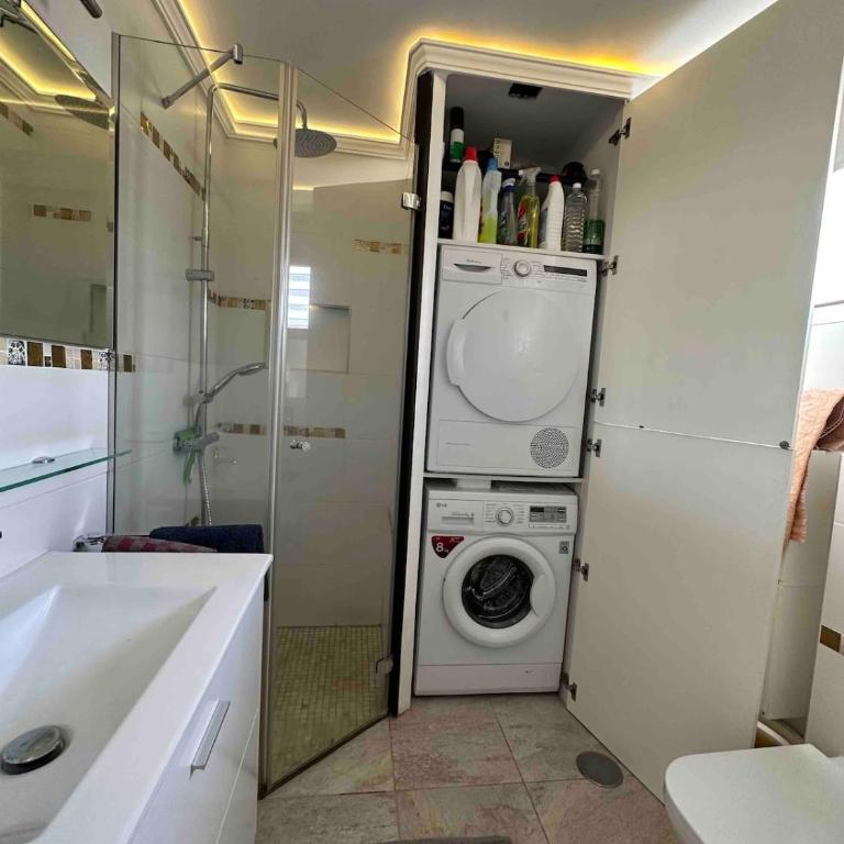 Central with Panorama View, Pool & Home Office - Apartamento de 1 dormitorio - 39