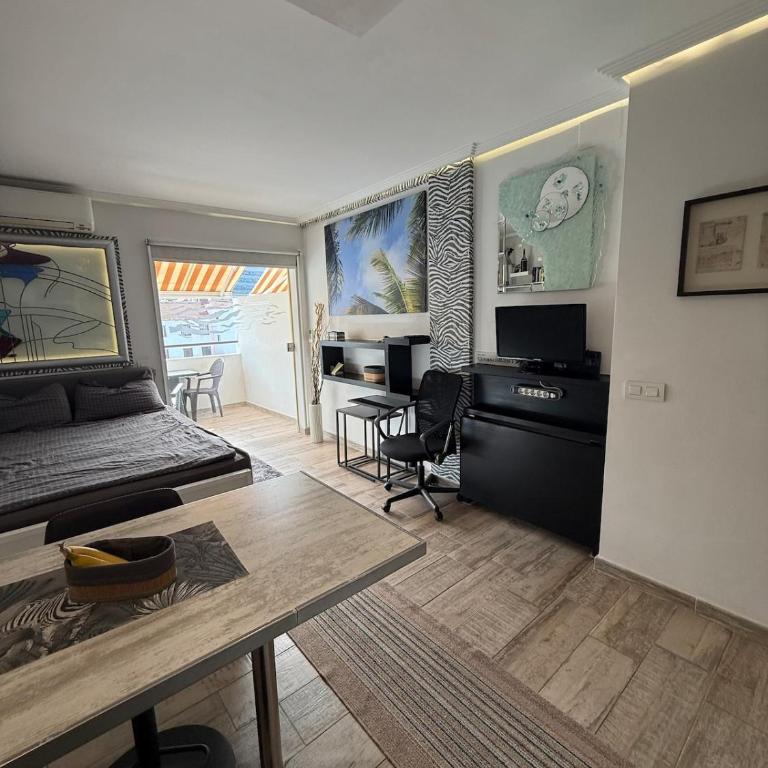 Central with Panorama View, Pool & Home Office - Apartamento de 1 dormitorio - 48
