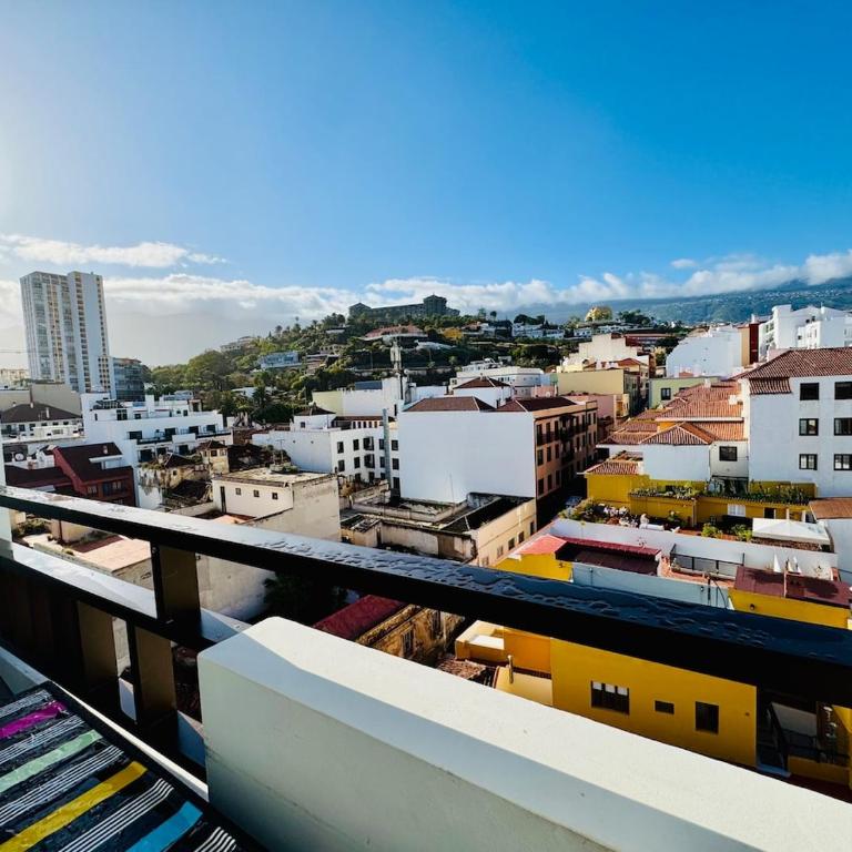 Central with Panorama View, Pool & Home Office - Apartamento de 1 dormitorio - 53