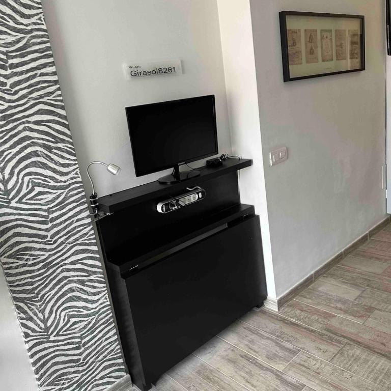 Central with Panorama View, Pool & Home Office - Apartamento de 1 dormitorio - 55