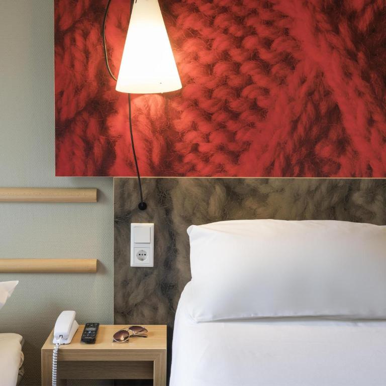 ibis Dijon Gare - Chambre Standard - 1 Lit Double et 1 Lit Simple - 4