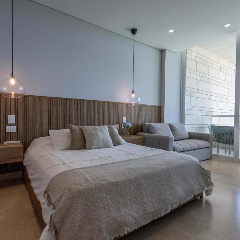 Luxe 2-BR Ocean-View Apartment with Pool Gym & Spa - Apartment - 14