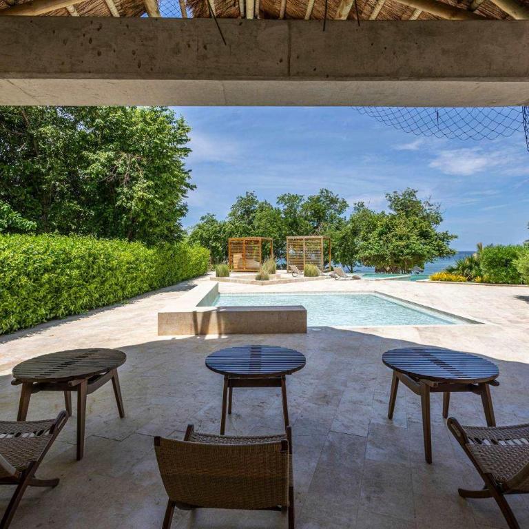 Luxe 2-BR Ocean-View Apartment with Pool Gym & Spa - Apartment - 40