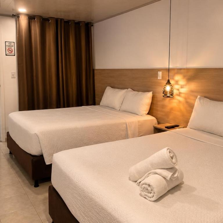 Holiday Sai Hotel - Habitación Cuádruple con baño privado - 3