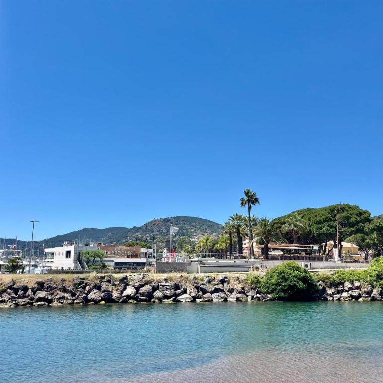 Résidence Exceptionnelle - Appartement Standing avec Plage privée, Piscine, Tennis, Parking - Appartement 1 Chambre - 16