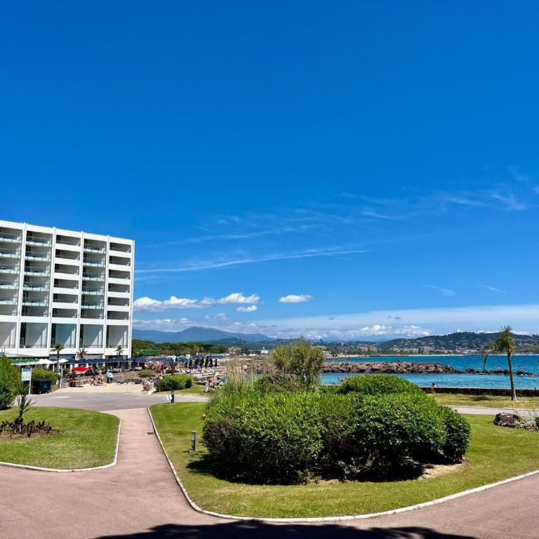 Résidence Exceptionnelle - Appartement Standing avec Plage privée, Piscine, Tennis, Parking - Appartement 1 Chambre - 2