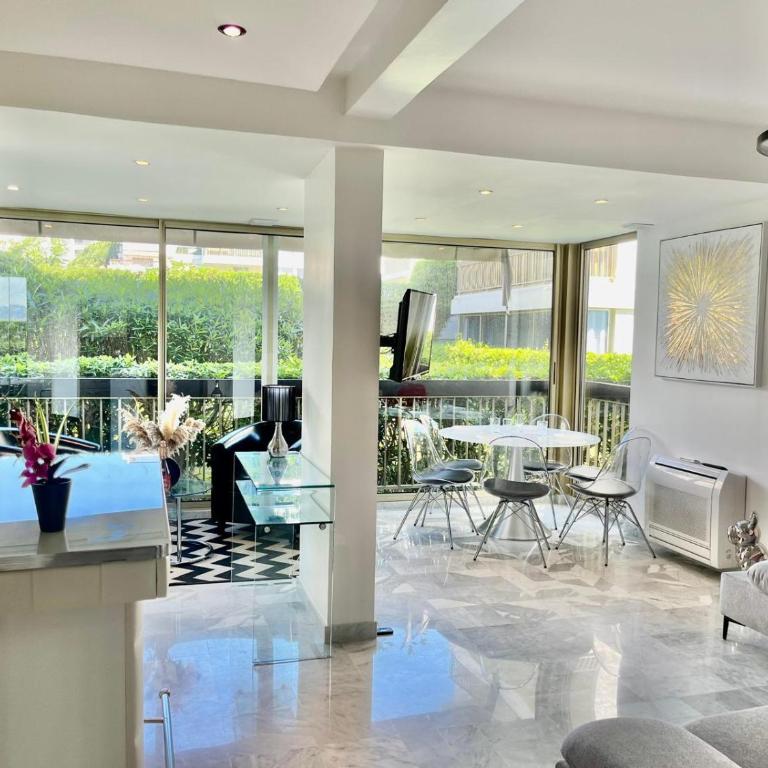Résidence Exceptionnelle - Appartement Standing avec Plage privée, Piscine, Tennis, Parking - Appartement 1 Chambre - 1