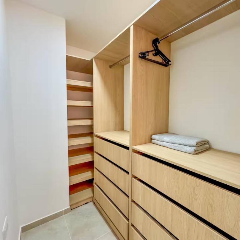 Apto Moderno y Confort - Ubicación Privilegiada - Two-Bedroom Apartment - 12