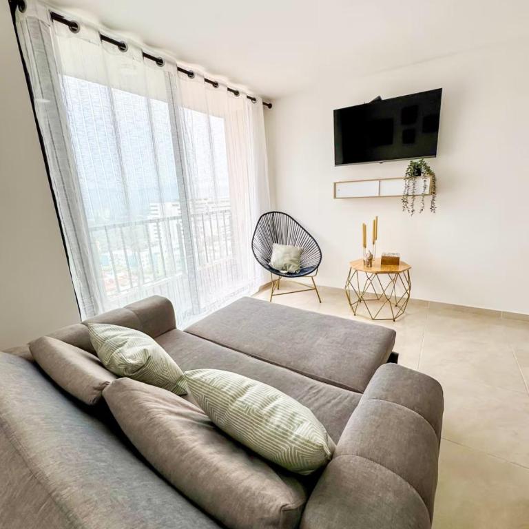 Apto Moderno y Confort - Ubicación Privilegiada - Two-Bedroom Apartment - 8