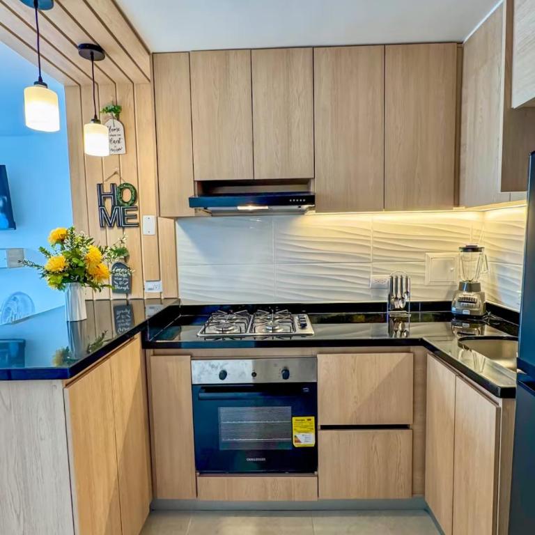 Apto Moderno y Confort - Ubicación Privilegiada - Two-Bedroom Apartment - 9