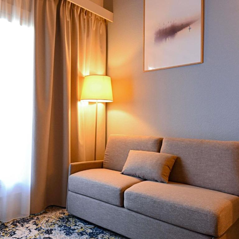Hotel Mercure Blois Centre - Chambre Privilège Duplex avec 1 Lit Double et 1 Canapé-Lit Simple - 5