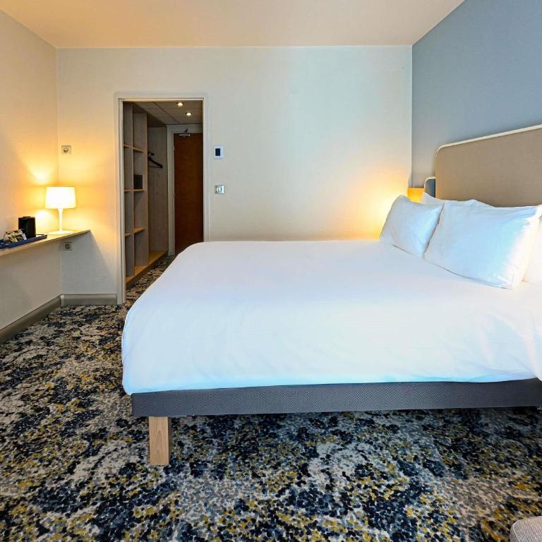 Hotel Mercure Blois Centre - Chambre Classique avec Lit Double et Canapé-Lit Simple - 7