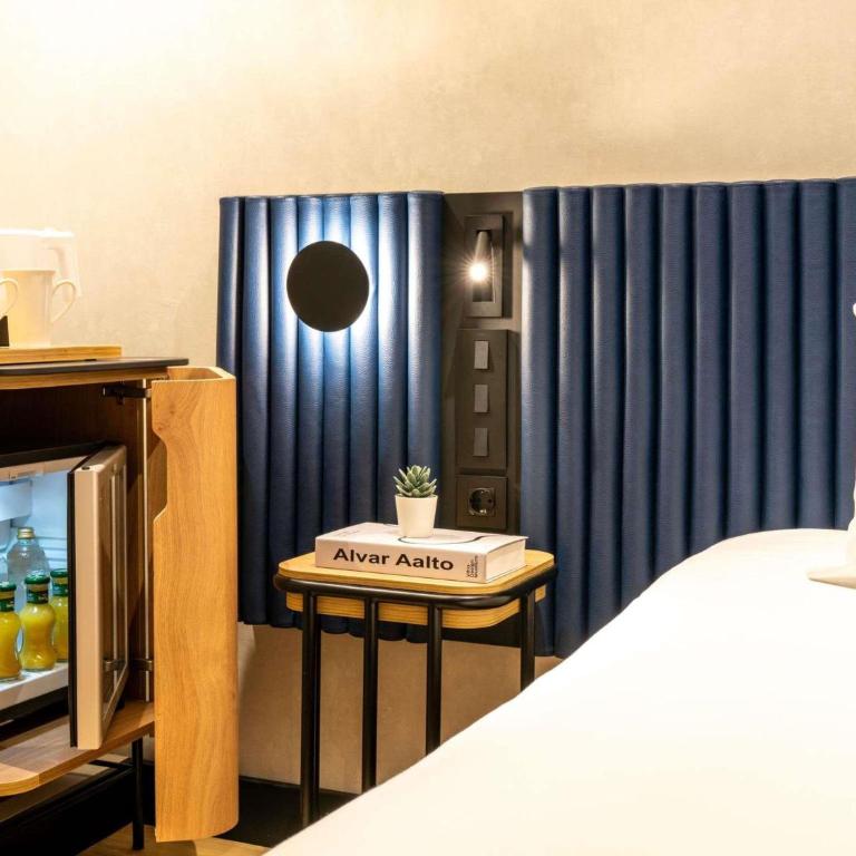 Novotel Campo De Las Naciones - Superior Deluxe Queen Room - Mobility Access - Deluxe Building - 3