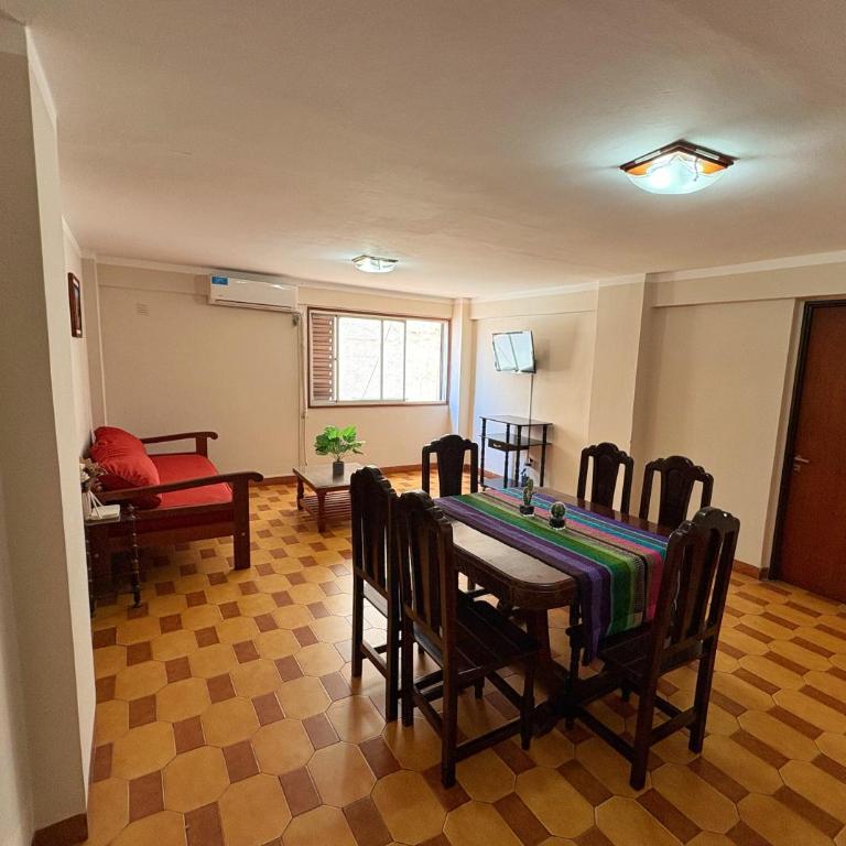 Amplios ambientes en el centro de Jujuy, ubicación ideal - Two-Bedroom Apartment - 7