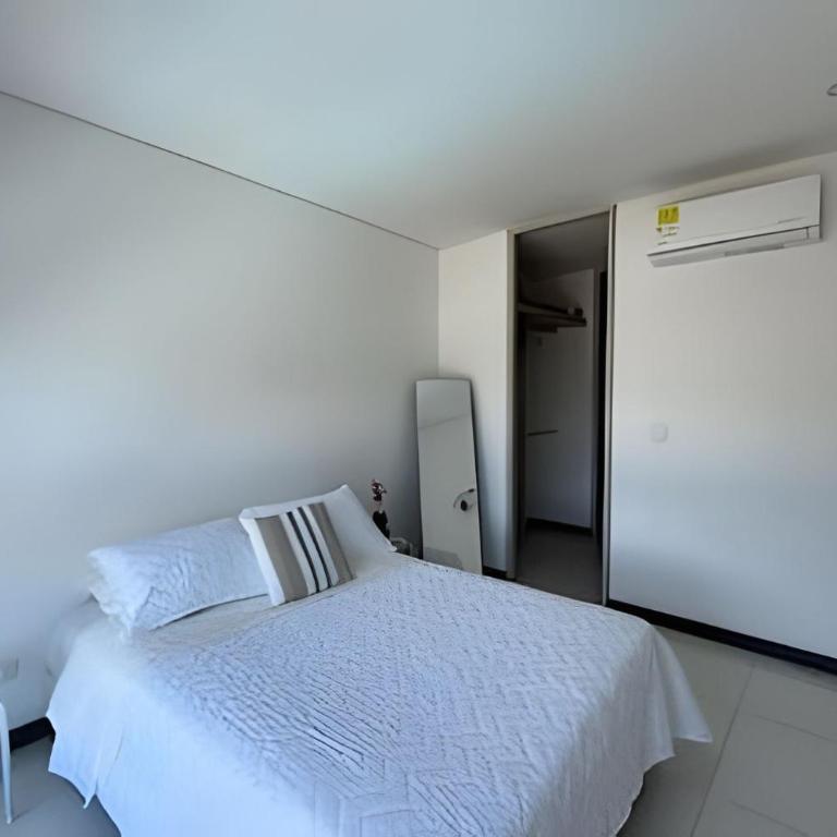 Ocean Club by Colproperty Management - Three-Bedroom Apartment - 5