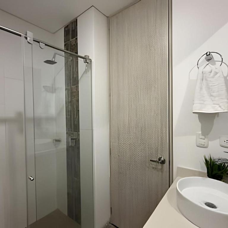 Ocean Club by Colproperty Management - Three-Bedroom Apartment - 37