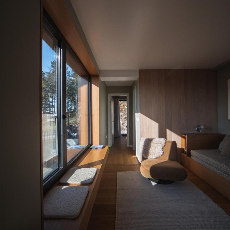 Curated Mountain Apartment Cozy & Nature Views - One-Bedroom Apartment - 31