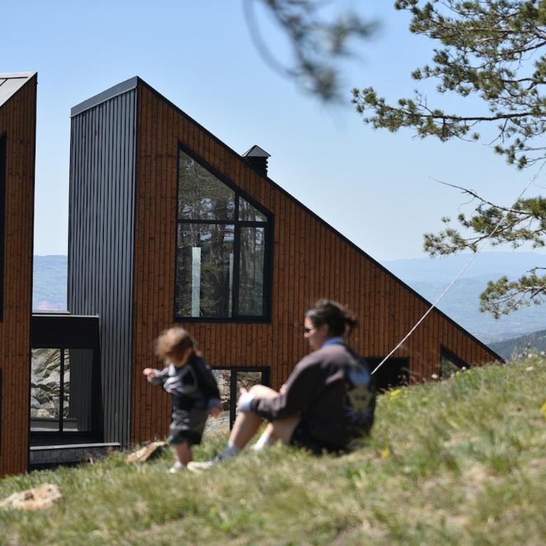 Curated Mountain Apartment Cozy & Nature Views - One-Bedroom Apartment - 46