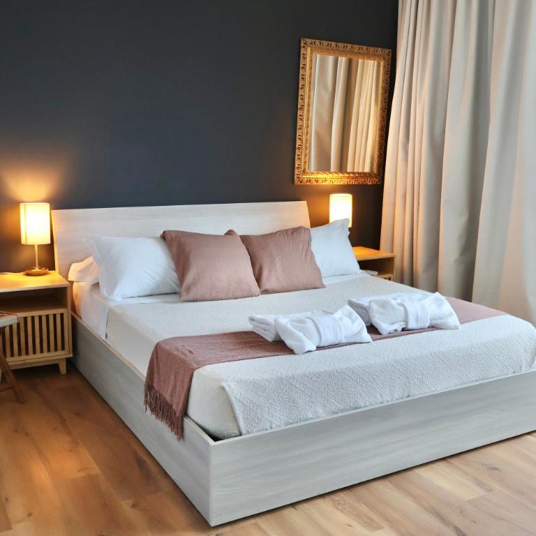 TAGA Rooms - Standard Double Room - 10