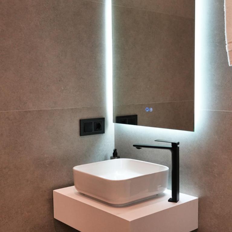 Surya Home Boutique Suites - Suite Deluxe - 16