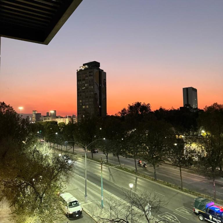 Stylish 2BR,sofá bed Reforma Prime Location - Three-Bedroom Apartment - 44