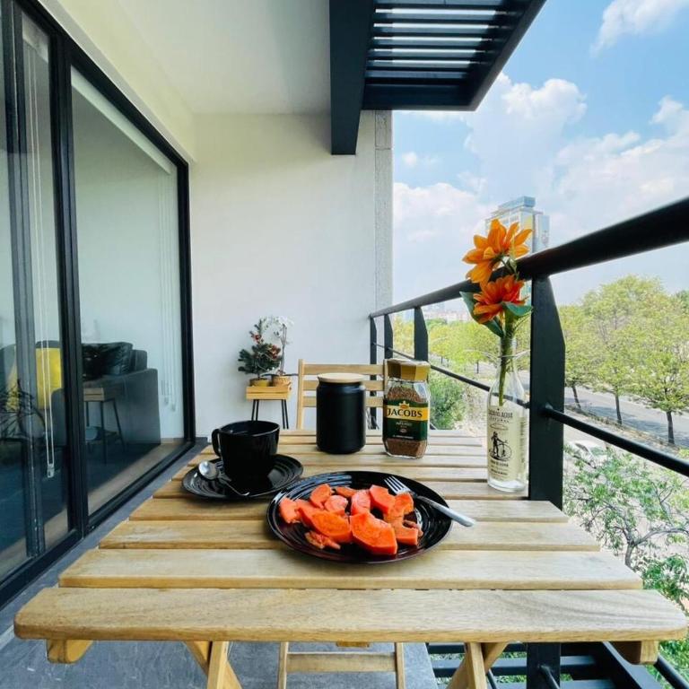 Stylish 2BR,sofá bed Reforma Prime Location - Three-Bedroom Apartment - 54