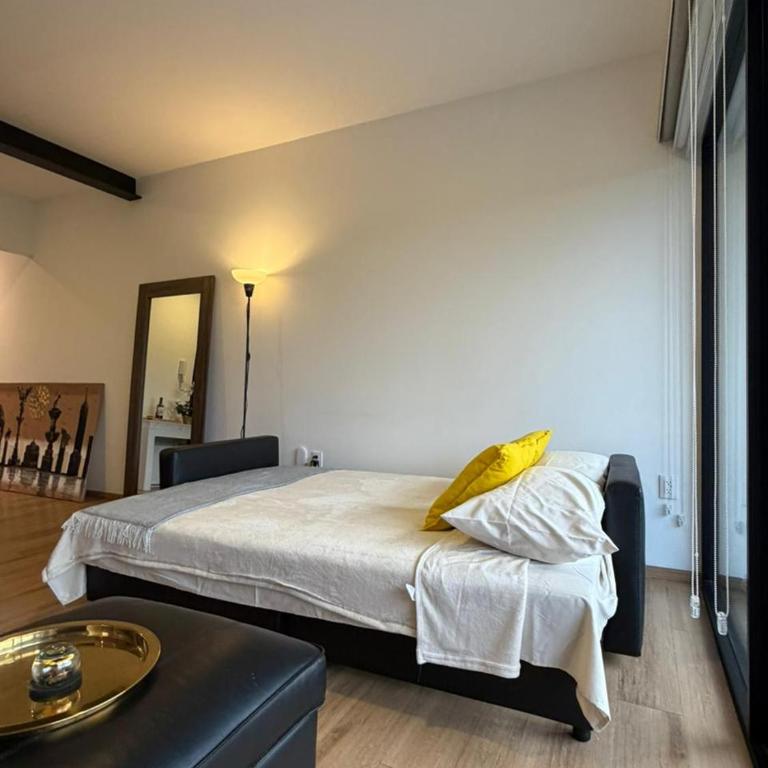 Stylish 2BR,sofá bed Reforma Prime Location - Three-Bedroom Apartment - 72