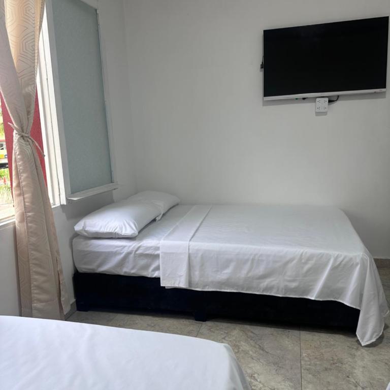 Hotel San Luis - Superior Twin Room with City View - 9